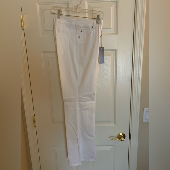 NWT Chicos “So Slimming” boot-cut denim white 5-pocket sz 2.5 (approx 14) - Picture 8 of 10